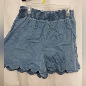 Francesca’s scalloped bottom shorts